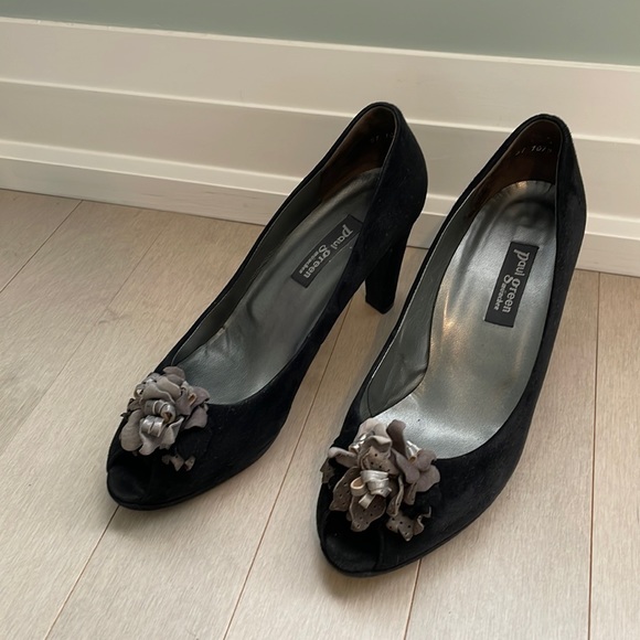 🇩🇪 Black Suede Peep Toe Heels - Picture 1 of 5